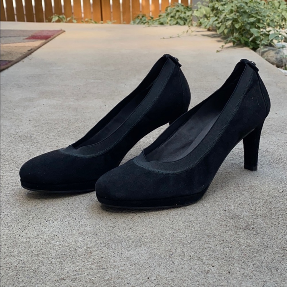 Stuart Weitzman Suede Heels Classic Pumps